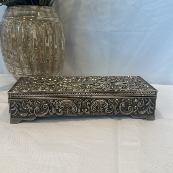 Vintage Godinger Silver Plate Ornate Jewelry Trinket Box - Picture 2 of 8